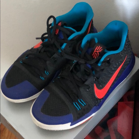 Nike Kyrie 5. Grade school size 7 - Picture 2 of 8